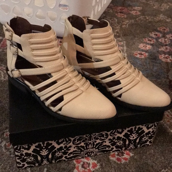 Booties - Picture 4 of 5